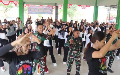  Salah satunya ialah sosialisasi Senam Line Dance yang digelar di Balai Desa Kesongo, Kecamatan Kedungadem, Kabupaten Bojonegoro, Senin (3/8/2026).