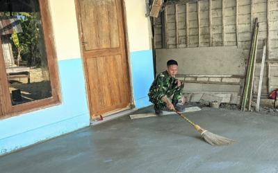  Hal itu terlihat pada proses rehabilitasi Rumah Tidak Layak Huni (RTLH) milik Ibu Jasmiati di Desa Kesongo, Kecamatan Kedungadem, Kabupaten Bojonegoro, Senin (3/8/2026).