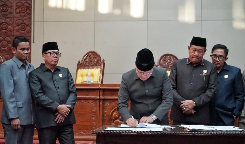 DPRD Provinsi Setujui Empat Raperda Sekaligus Untuk Disahkan Menjadi Perda