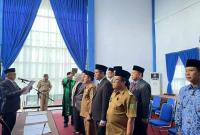 pejabat eselon III dan 1 pejabat eselon IV yang dimutasi kali ini, diantaranya Sekdis Dinkes Dadi Hartono menjadi Kepala Bagian Perekonomian dan Sumber Daya Alam Pada Sekretariat Daerah Kota Bengkulu, ada juga Sekretaris BPKAD Karnadi menjadi Kepala Bidang Perlindungan dan Jaminan Sosial Pada Dinas Sosial Kota Bengkulu