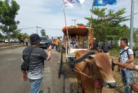 Dengan Menaiki Plangkin HerNop Datangi KPU Kaur, Rabu, (28/08/2024) 