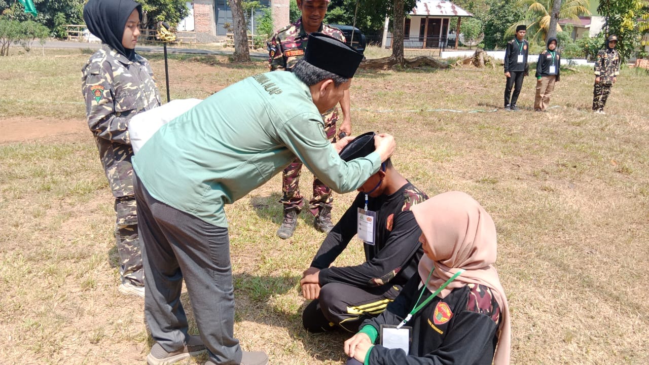 Diklat Terpadu Dasar (DTD) Banser ke-VIII dan Garfa ke-II di halaman kantor Pengurus Cabang Nahdlatul Ulama (PCNU) Kabupaten Seluma pada Minggu (28/7/2024).