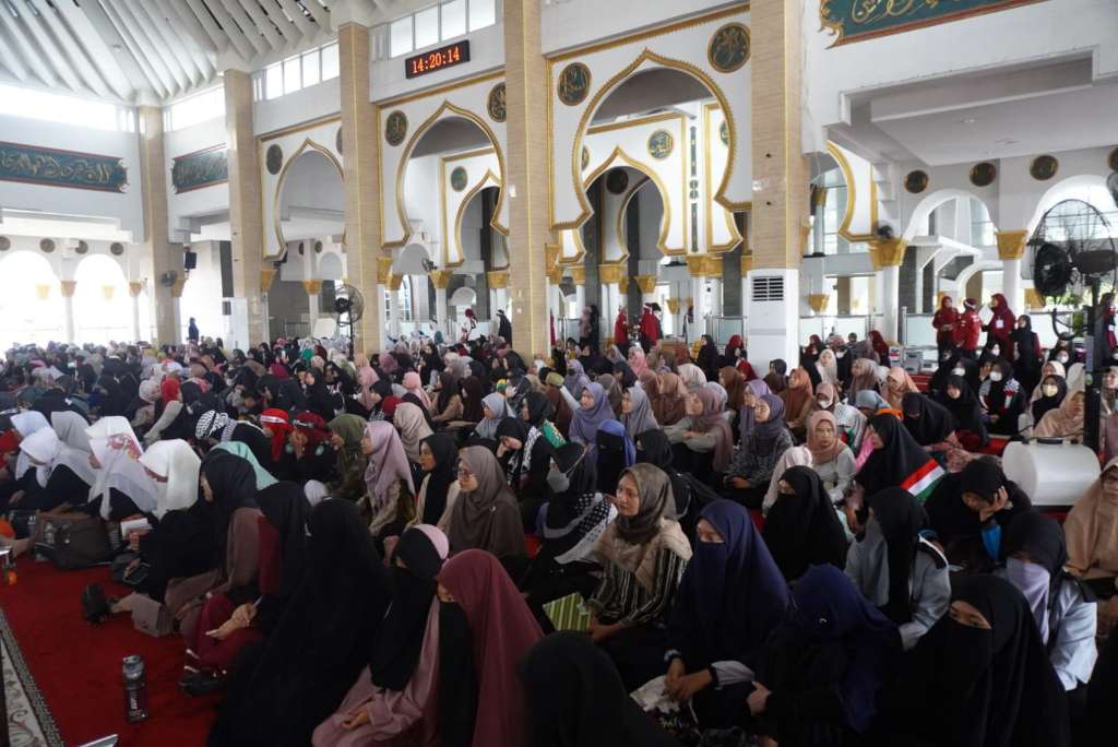 Tampak para masyakarat antusias mendengar pengajian sekligus edukasi 