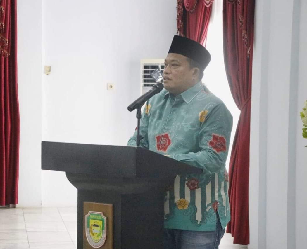 Bupati Seluma Erwin Octavian saat menyampaikan sambutannya dalam acara kunjungan utusan staf Presiden