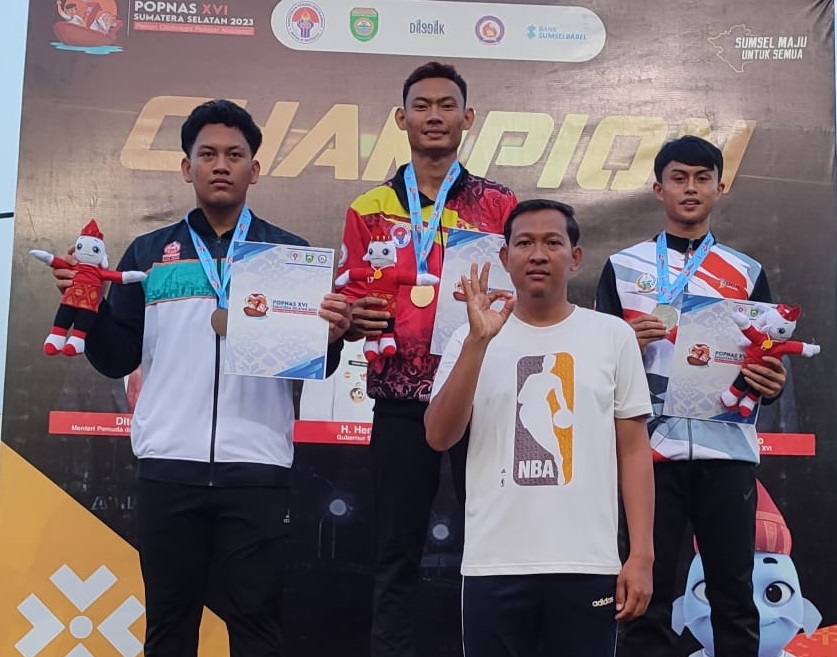 atlet Bengkulu berhasil mengukir prestasi gemilang dengan meraih medali emas pada nomor lempar lembing putra. Muhammad Andika