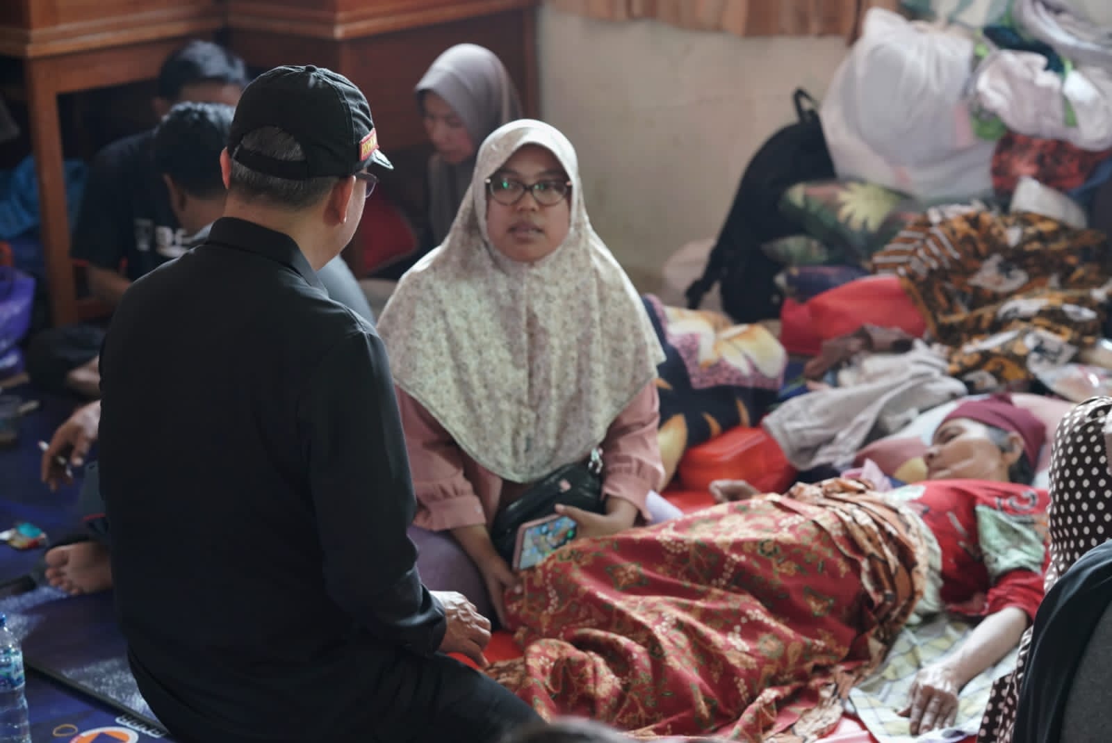 Gubernur Bengkulu Rohidin Mersyah beserta rombongan tiba untuk meninjau langsung dan memberikan bantuan, Rabu (15/5).