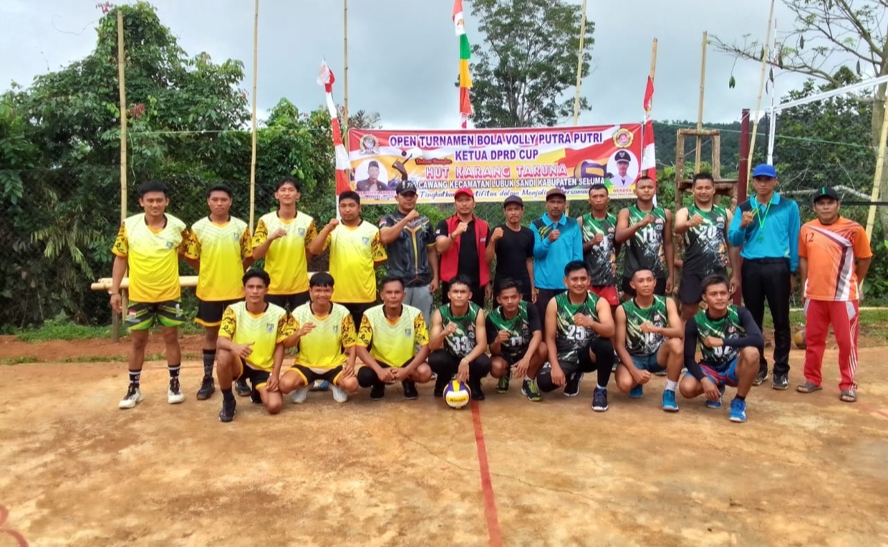 Poto Bersama usai membuka Turnamen Piala DPRD Cop