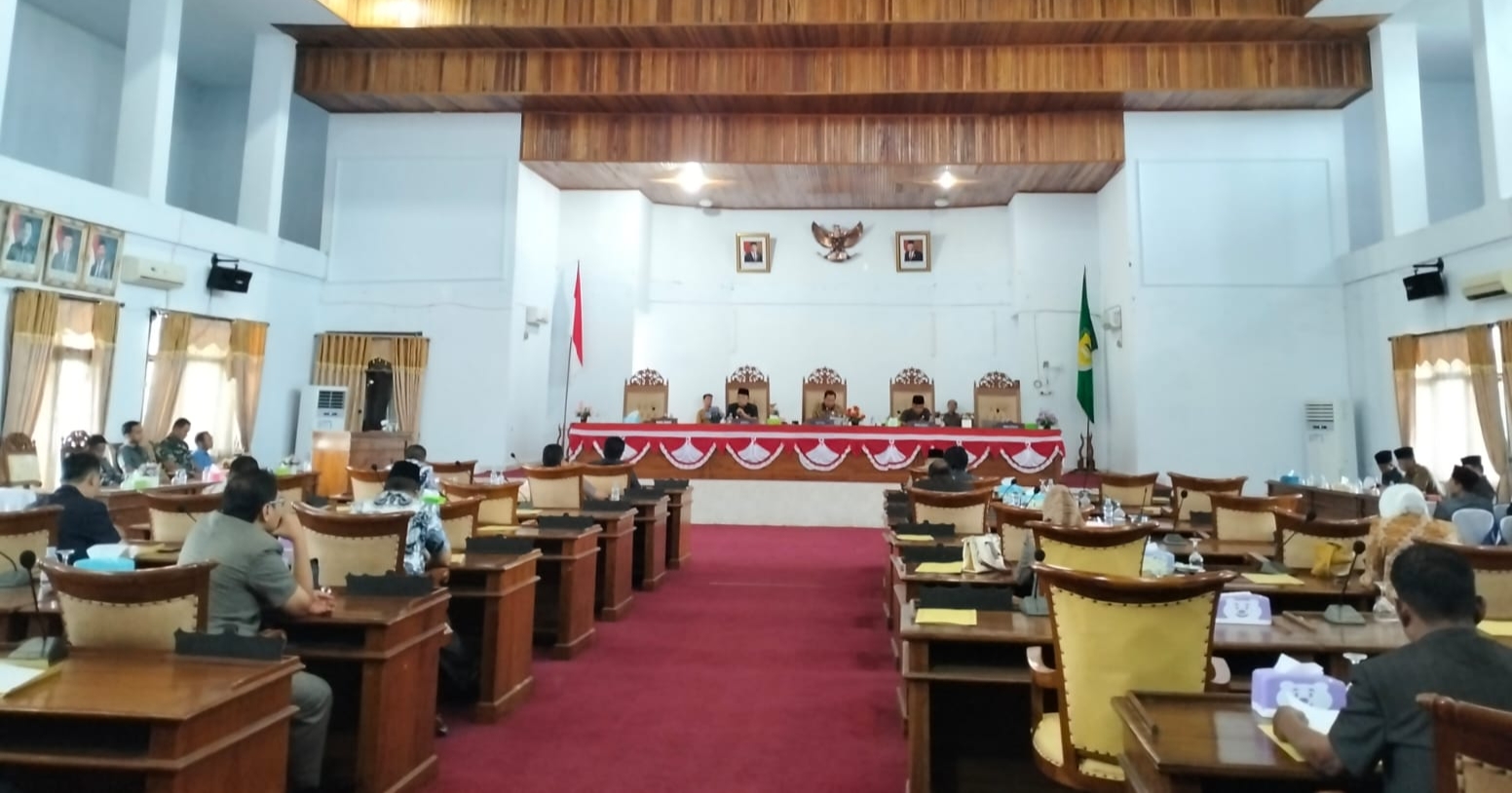 Poto Anggota DPRD Seluma saat menghadiri rapat paripurna
