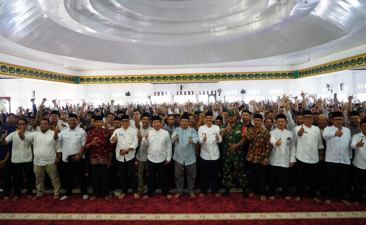 Poto Bersa Bupati Seluma dengan ratusan tenaga honorer dan P3K