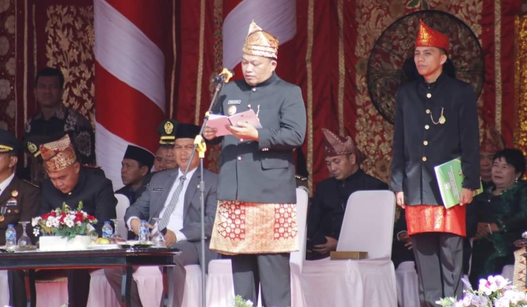 Bupati Seluma saat menyampaikan sambutannya saat upacara HUT Kabupaten Seluma ke 21