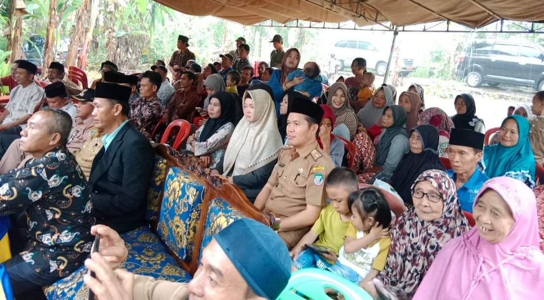 Masyrakat desa lubuk Ngantungan saat menghadiri sapa warga