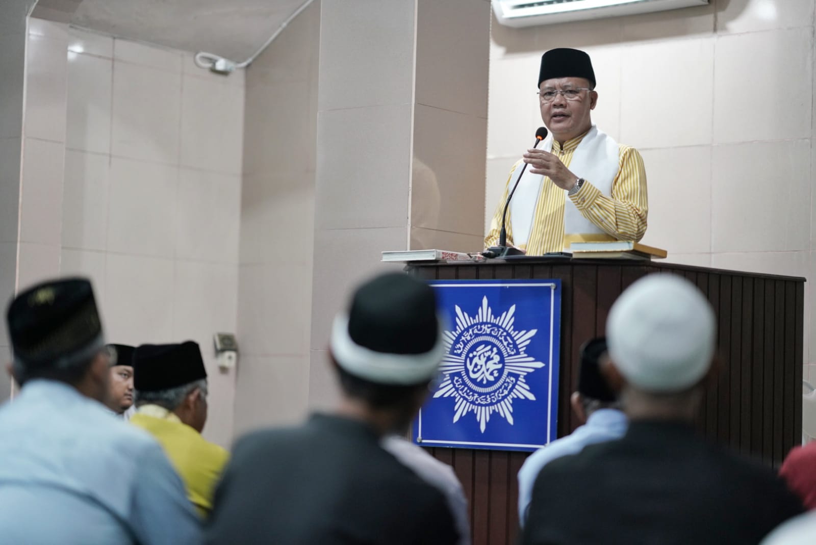 Gubernur Rohidin Menyampaikan Pentingnya Menjaga Kesehatan Dalam tausyah Subuh Add to Default shortcuts Primary tabs