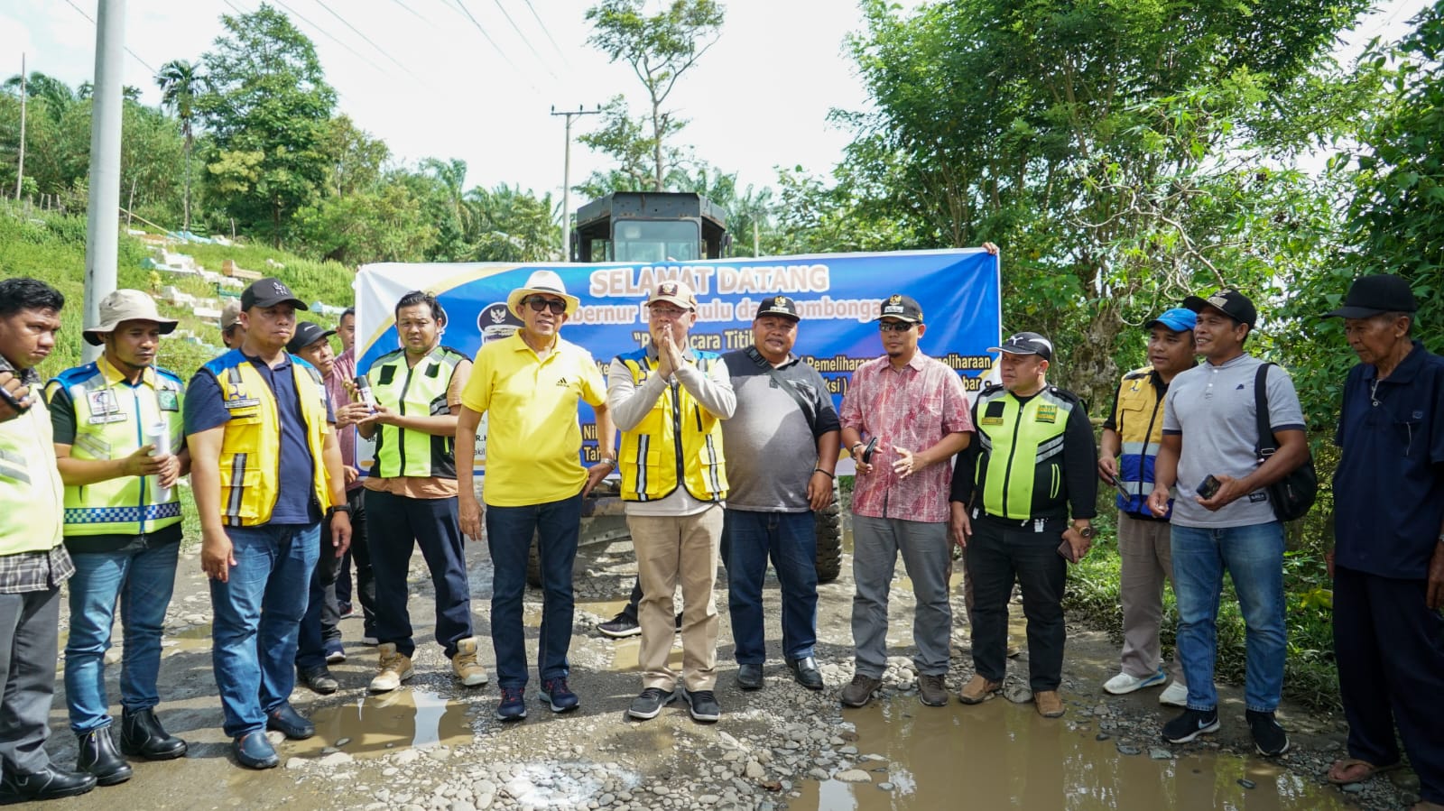 Gubernur Bengkulu Pastikan Jalan Simpang Tiga Tanjung Kemuning-Datar Lebar-Gunung Megang Diperbaiki untuk Cegah Kecelakaan