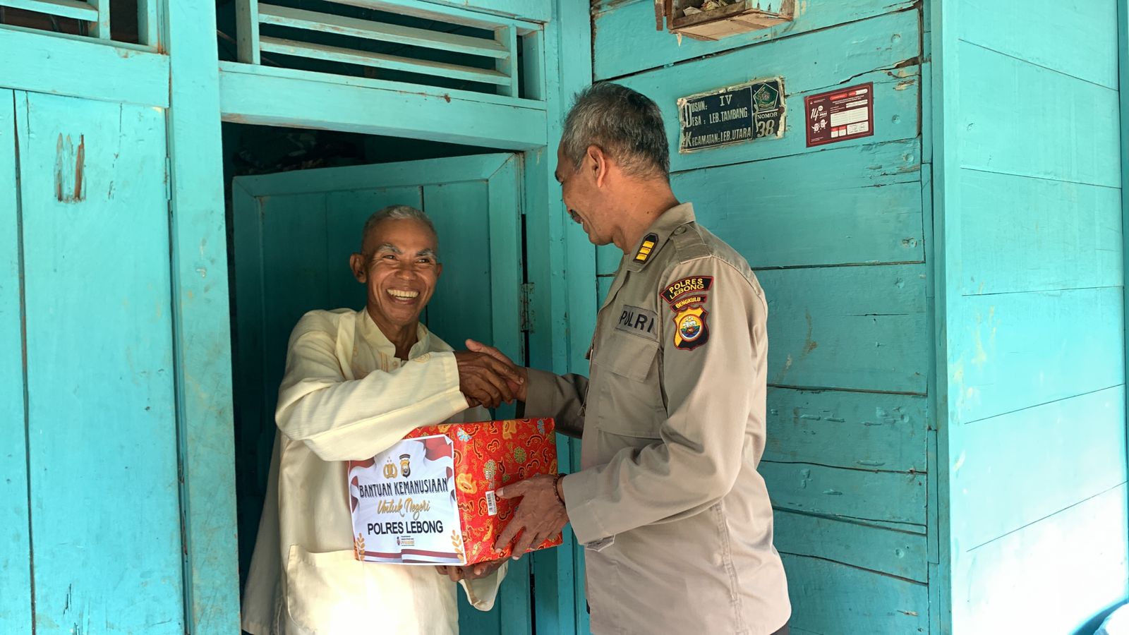 Bantuan Kemanusiaan Polres Lebong untuk Warga Terdampak Banjir di Lebong Utara