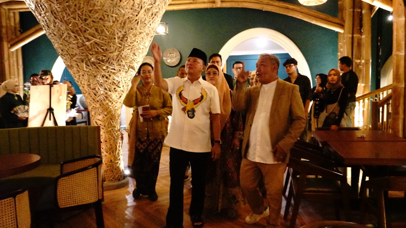 Rohidin Mersyah Resmikan Resto Si Kabayan 91