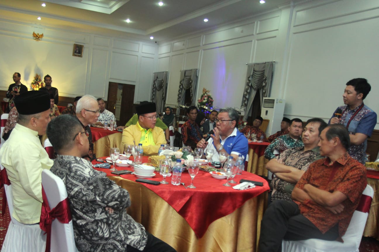 Gubernur Audensi Rencana Festival Kopi Internasional serta Rencana Investasi Perusahaan Jepang (Mitra Usaha PT. Bengkulu Mandiri) di Bidang Pariwisata Provinsi Bengkulu, di Gedung Daerah Balai Raya Semarak Bengkulu, Ahad (19/02).