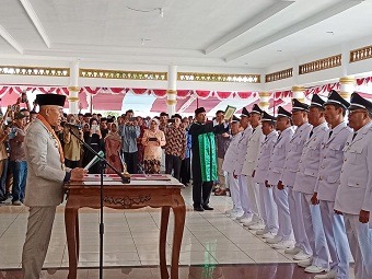 Pelantikan Kades di Bengkulu Selatan Oleh Bupati Gusnan Mulyadi