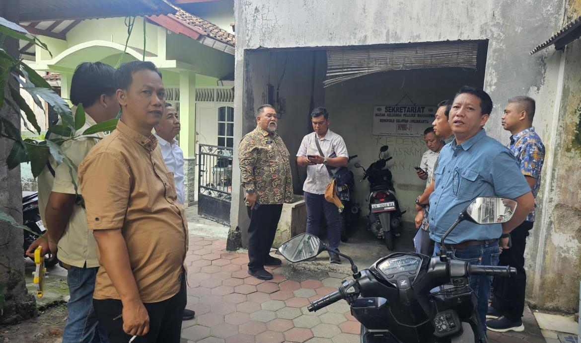 Bupati Bengkulu Selatan, H. Rifa'i Tajuddin, melakukan kunjungan langsung ke fasilitas mess milik pemerintah daerah 
