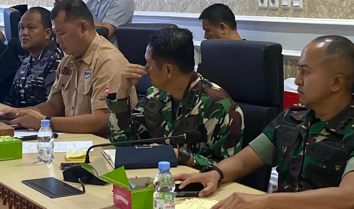Rapat Menjelang pelaksanaan latihan perdana Batalyon 13 Grup 1 Komando Pasukan Khusus (Kopassus), Minggu (21/6). 