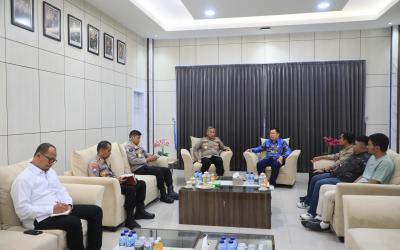 Kapolda Bengkulu, Irjen Pol Mardiyono, S.I.K,. menerima silaturahmi dari Jaringan Media Siber Indonesia (JMSI) Provinsi Bengkulu, di Ruang Tamu Kapolda Bengkulu, Senin (6/4/2026). 