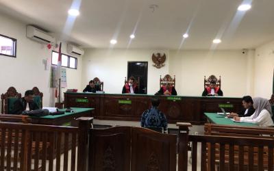 Keterangan saksi ahli yang dihadirkan pihak terdakwa Latifa dalam sidang dugaan Penipuan dan penggelapan uang CV pupuk di Pengadilan Negeri Bengkulu, Kamis (9/7/26).