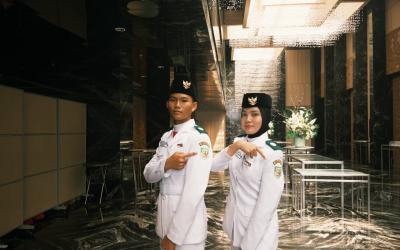 Aryo dan Nadinee yang tergabung dalam Paskibraka nasional di Istana Negara. (IST/PenaRafflesia.Com)