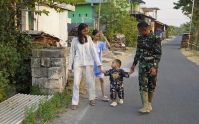 Salah satu momen yang menyentuh hati terjadi di Desa Kesongo, Kecamatan Kedungadem, Minggu (19/7/2026)