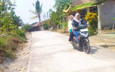 Salah satu sasaran fisik yang telah rampung adalah pembangunan jalan cor beton di Dusun Kedungpandan sepanjang 550 meter dengan lebar 3 meter, yang kini memberikan akses transportasi lebih aman dan nyaman bagi warga.