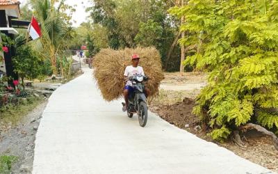 Jalan Baru, Harapan Baru: Asa Petani Dusun Mundu Mengangkut Rezeki Lewat TMMD 129 Bojonegoro