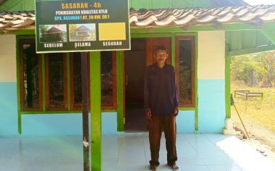 Personel Satgas TMMD ke-129 Kodim 0813/Bojonegoro bersama warga saat menyelesaikan rehabilitasi rumah milik Kasiman di RT 020/RW 08, Desa Kesongo, Kecamatan Kedungadem, Kabupaten Bojonegoro, Senin (10/8/2026).Foto: Deni Flamboyan/Sumber TMMD Bojonegoro