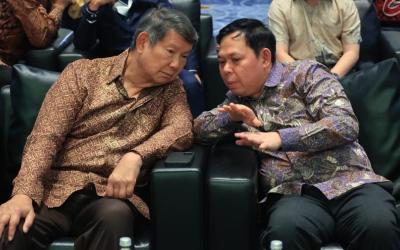 Sultan B. Najamudin saat bersama Hashim Sujono Djojohadikusumo