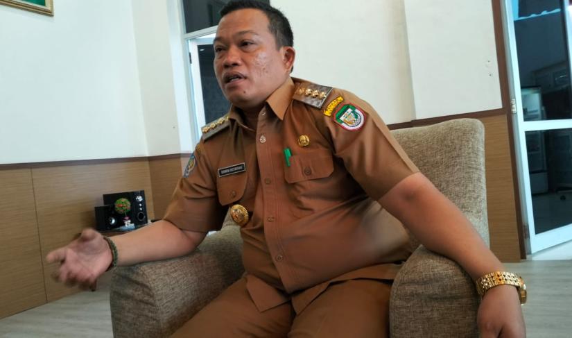 Bupati Seluma Erwin Octavian, menyampaikan Bahwasanya Pembangunan jalan menuju Ke tiga desa yang berada di kecamatan Seluma Utara belum bisa di bangun. 