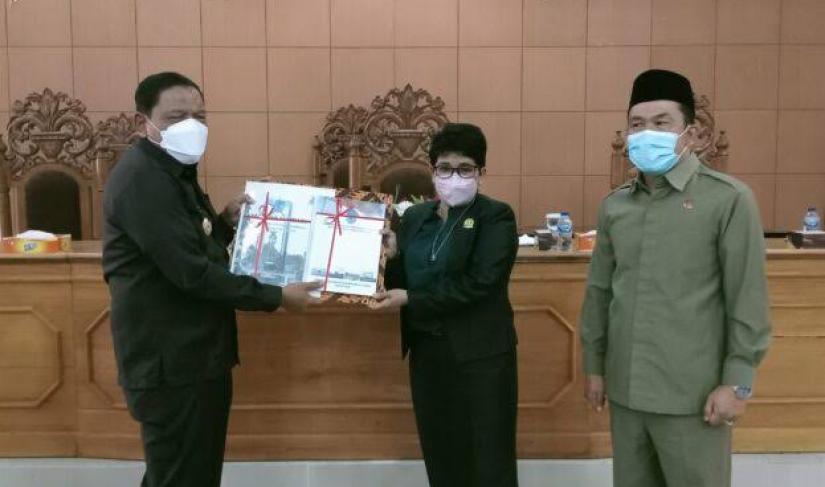 Rapat Paripurna Penyerahan LKPJ Bupati Tahun Anggaran 2021