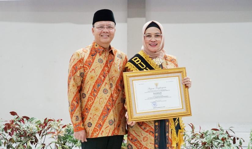 Bunda PAUD Provinsi Bengkulu Derta Rohidin Bersama Gubernur Bengkulu Rohidin Mersyah, Jumat (28/10/2022)).