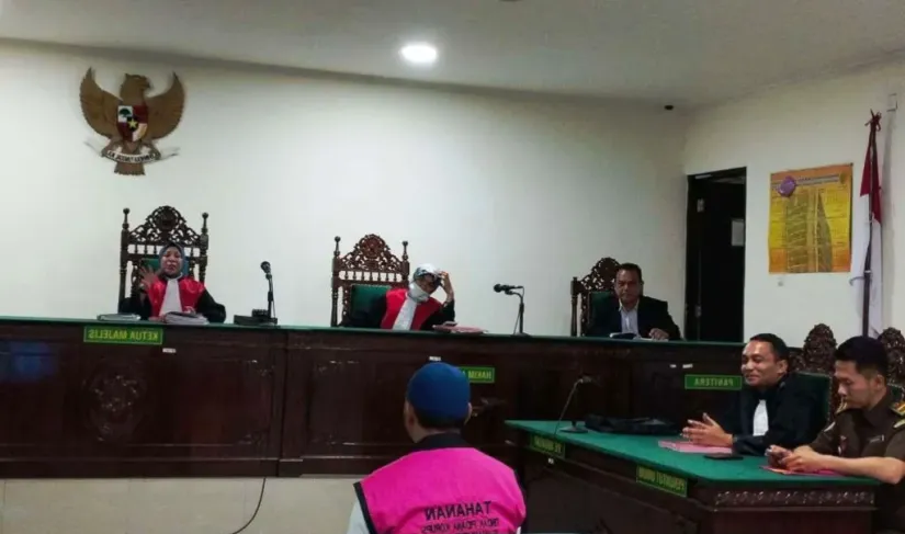 Sidang perkara dugaan korupsi bantuan Pilot Inkubasi Inovasi Desa Pengembangan Ekonomi Lokal (PIID-PEL) Mukomuko masih bergulir.  Sumber: Terdakwa Dugaan Korupsi Bantuan PIID-PEL Mukomuko Minta Keringanan Hukuman | Berita Satujuang (https://www.satujuang.com/terdakwa-dugaan-korupsi-bantuan-piid-pel-mukomuko-minta-keringanan-hukuman/) Follow kami di Google News, klik: https://shorturl.at/oHOTX