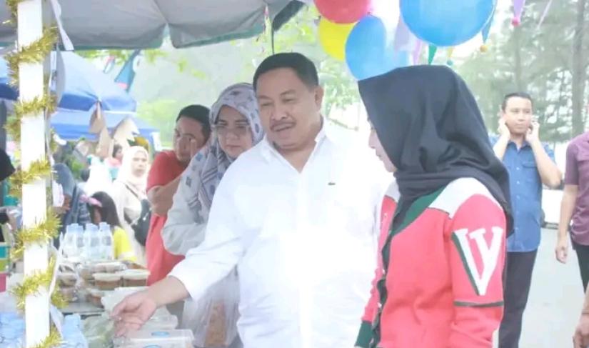 PJ Walikota pantau bazar UMKM.