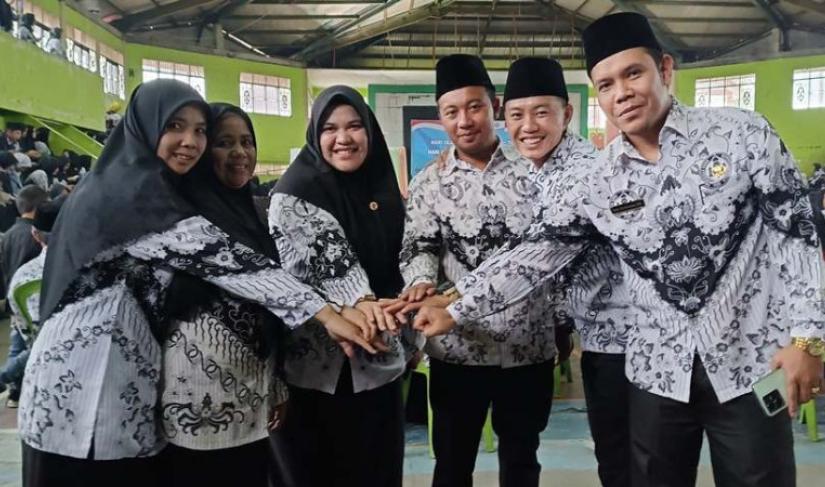 Sejumlah guru dalam perayaan HUT PGRI di Kabupaten Rejang Lebong, kemarin.