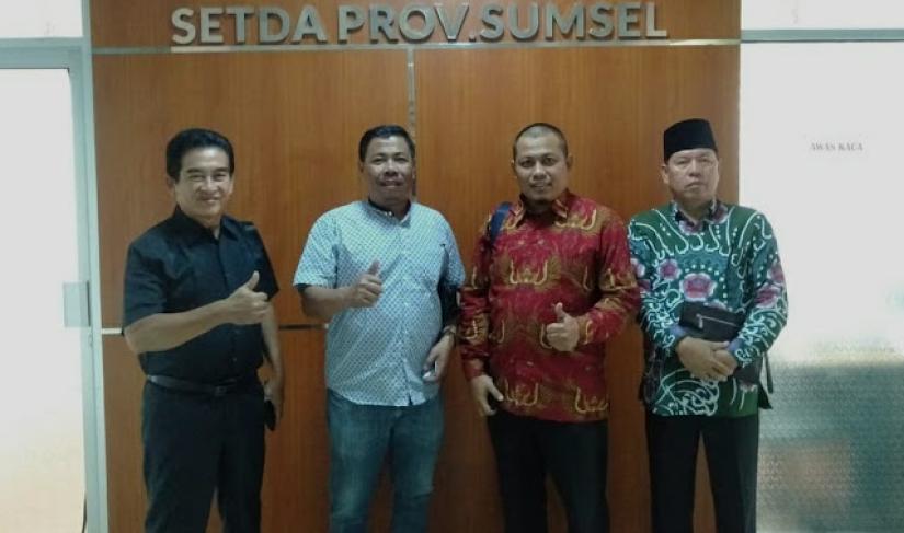 Badan Pembentukan Peraturan Daerah (Bapemperda) Provinsi Bengkulu berkunjung ke DPRD Provinsi Sumatera Selatan dan Biro Hukum Pemprov Sumatera Selatan pada Kamis pagi (16/2/2023).