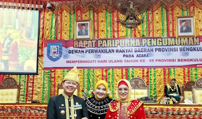 Mega Sulastri bersama Gubernur Bengkulu dan istri.