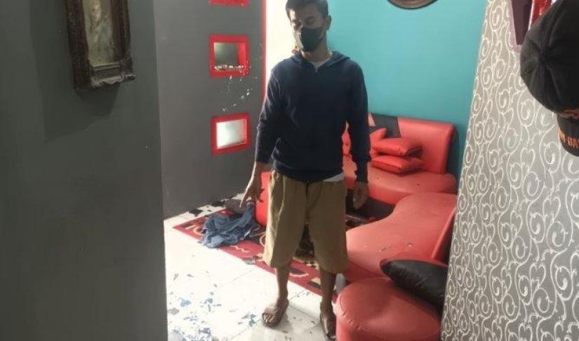 Rumah warga di Pekan Sabtu, Kota Bengkulu diserang dan dirusak sejumlah orang, pada Jumat (1/9/2023) malam.