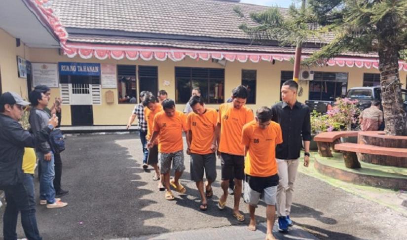 Dalam kurun waktu 9 hari, dari tanggal 12-21 Agustus 2023 Satresnarkoba Polres Rejang Lebong berhasil mengamankan 6 tersangka dengan 4 laporan perkara kasus penyalahgunaan narkotika.