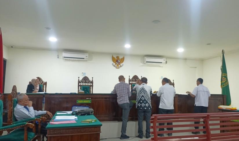 Made Sukiade, SH Kuasa Hukum terdakwa dr RA yang selaku Kepala Puskesmas menanggapi beberapa keterangan dalam persidangan dalam hal ini dihadiri Termohon Polda Bengkulu. Menurut Made, penyidik Tipikor Polda Bengkulu dalam menangani perkara ini telah melanggar prosedur hukum sesuai aturan hukum Kitab Undang Undang Hukum Acara Pidana (KUHAP).