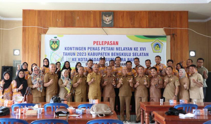 Pemkab BS kirim Sebanyak 32 Kontingen Penas Petani Nelayan ke Kota Padang