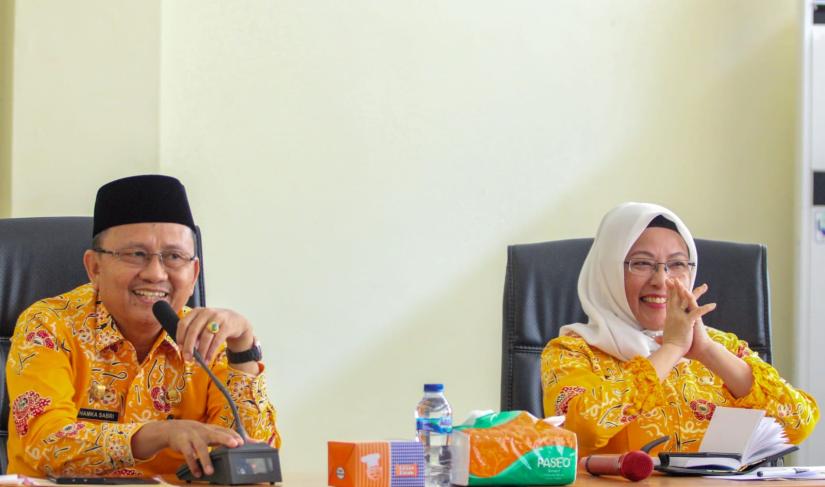 Sekda Provinsi Hamka Sabri, usai pimpin Rapat Persiapan Pelaksanaan Kick off Gernas BBI dan BBWI, di Ruang Aula Disperindag Provinsi Bengkulu, Kamis (13/7).