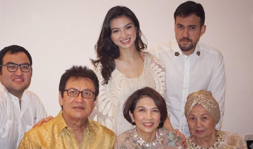 Foto: Dr.H.Rahmat Shah Di Kenal Muslim Paling Dermawan dari Penjuru Dunia Bantu Infaq Material Perbaikan Center Pengobatan Gratis Untuk Warga Miskin