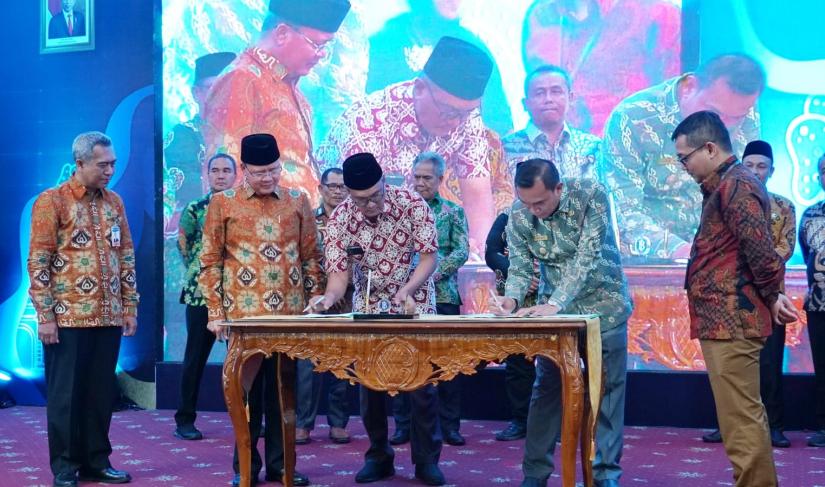 Rapat Koordinasi Tingkat Pimpinan/High Level Meeting (HLM) Tim Pengendalian Inflasi Daerah (TPID) Provinsi Bengkulu di Gedung Daerah Balai Raya Semarak Bengkulu, Jumat (3/3).