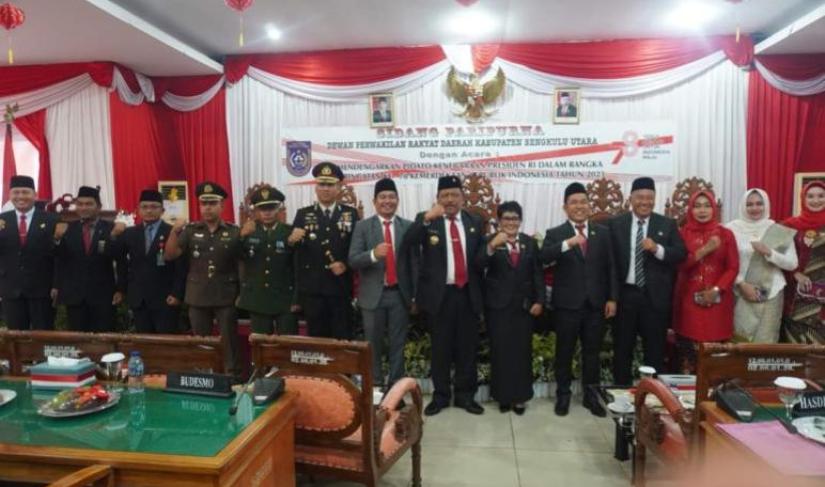 Bupati Dan Wabup Bersama Undangan lainnya