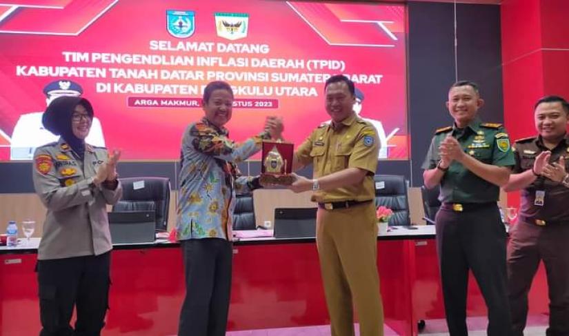 Sekda BU Bersama  TPID tanah datar beserta unsur penting Bengkulu Utara 