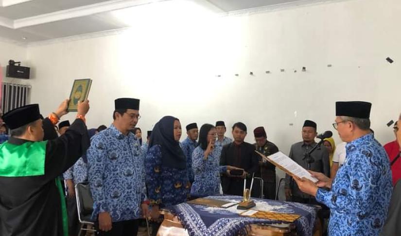 Pelantikan dan pengambilan sumpah jabatan di lingkungan Pemkab Bengkulu Selatan, Jumat (1/9/23).