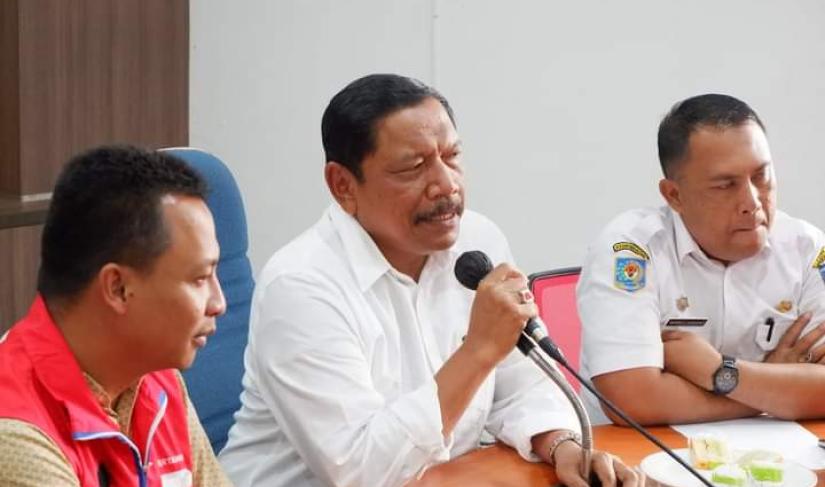 Bupati BU Ir.H.Mian saat mediasi menjawab keluhan supir truk